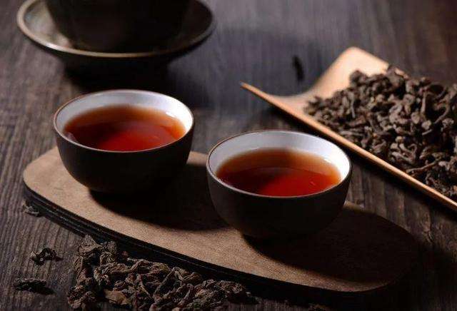 黒茶｜普洱茶 (プーアールー茶)