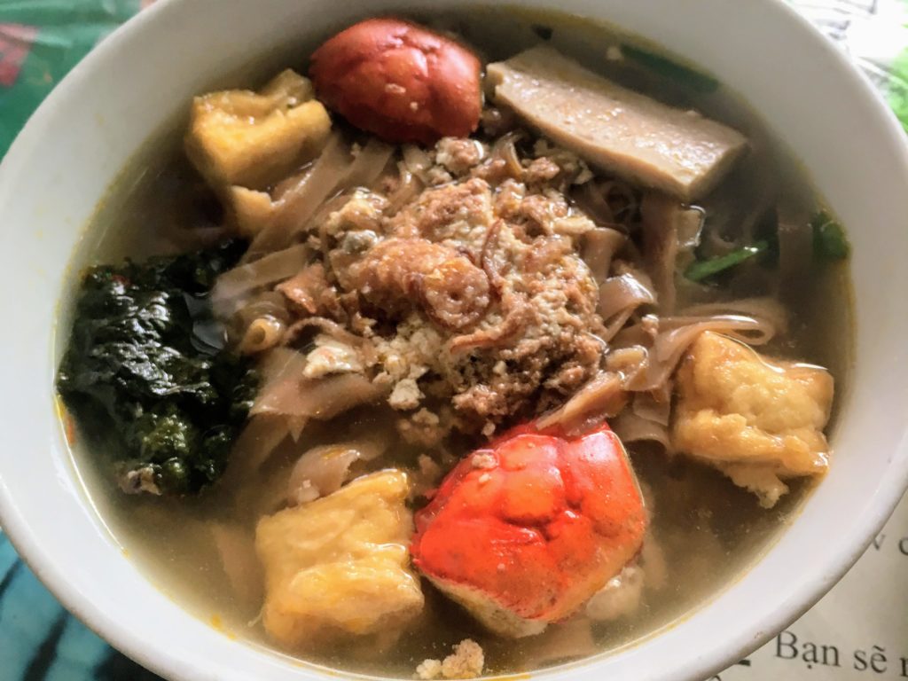 ベトナム蟹麺料理 banh da cua